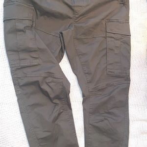 H&M men’s cargo pants sz L